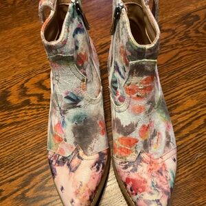 SPRING STEP-L’ARTISTI Floral Ankle Boots 37 NWOB